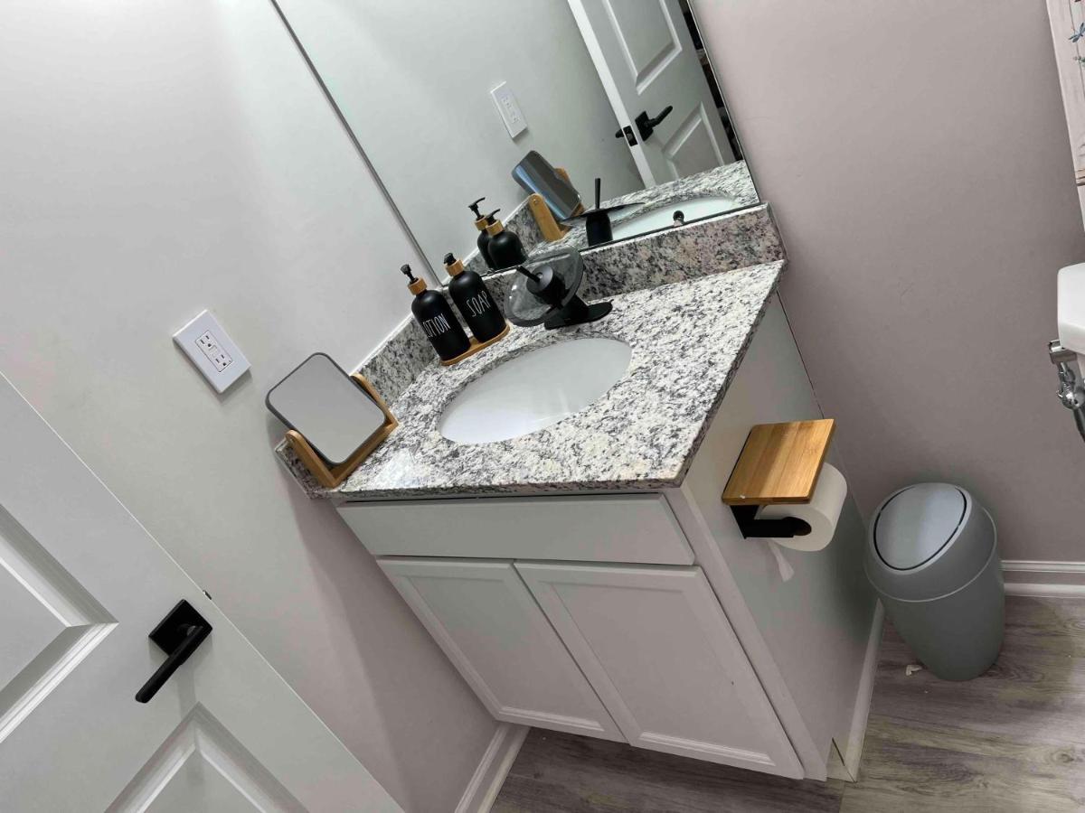 Hometel Premium Guest Suite W/ Private Entrance Ypsilanti Luaran gambar
